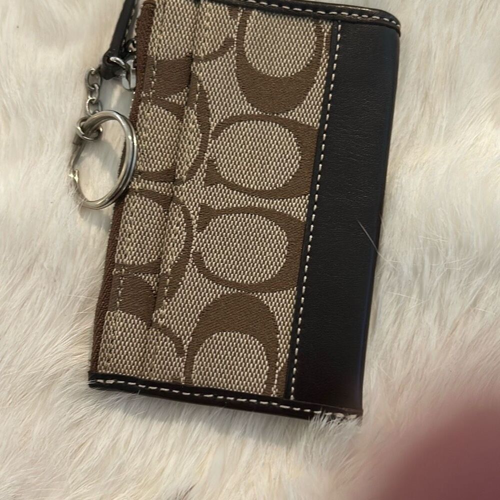 COACH Slim ID Wallet Keychain - Picture 3 of 4